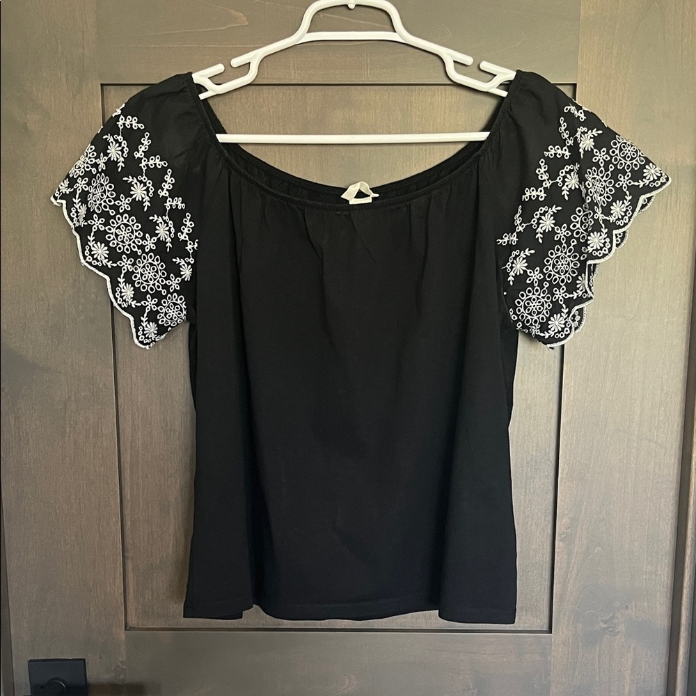 Embroidered Sleeve Blouse